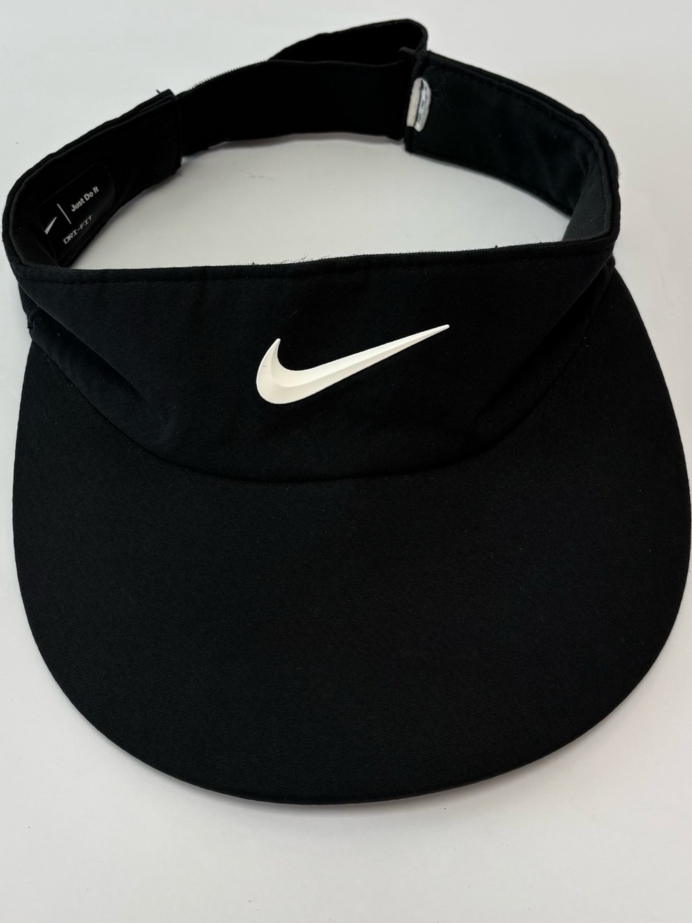 Nike Black Visor White Swoosh Adjustable Athletic Golf Tennis